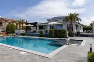 Villa Vincenzo by PosarelliVillas