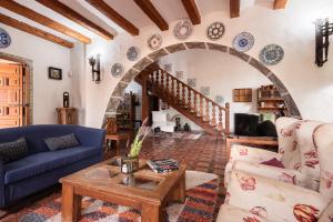 Mas de Paco, Chimenea, barbacoa y piscina