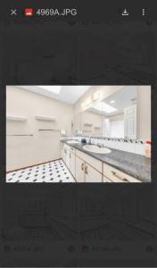 Spacious 6 bedroom house near ferry