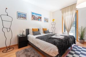 Privilege Apartment Ida with Rooftop Pool, Village Marina - Olhão