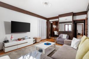 Deluxe Apartment Ana 100 m from the beach