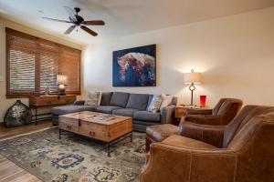 TL2103 - Timberline Lodge