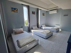 Loma Marine Pool Villa near Sea-Tran Pier Donsak