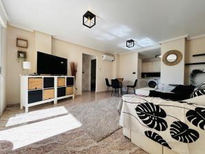 Appartement lumineux à Orihuela Costa avec 3 piscines dont 1 chauffée