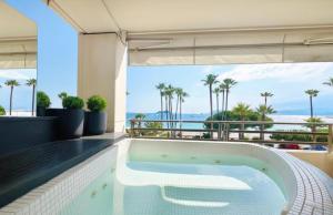 Splendid 100m2 apartment with sea view - Terrace & Jacuzzi