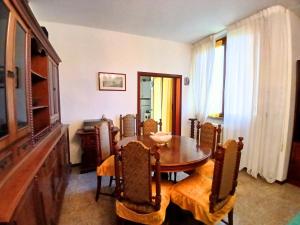 CN040 - Cesenatico, spazioso quadrilocale con balcone a 30mt dal mare