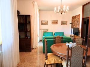 CN040 - Cesenatico, spazioso quadrilocale con balcone a 30mt dal mare