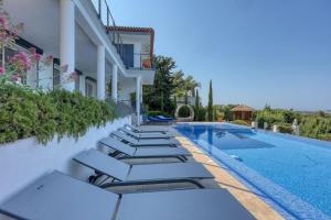 Location de Villa Sanary Sur Mer Piscine et Jardin Vue Mer Panoramique