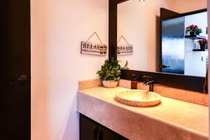 Oceanview 4BR Retreat steps from Malecon in La Paz