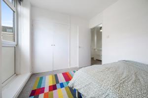 3 and 4 Bed Maisonettes Near Metro