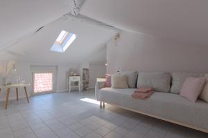 Lake Como 2 min - Modern Suites at 1 min to Station - Wifi, AC