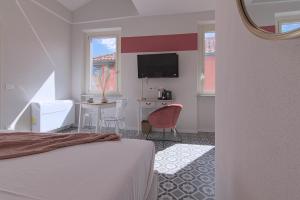 Lake Como 2 min - Modern Suites at 1 min to Station - Wifi, AC