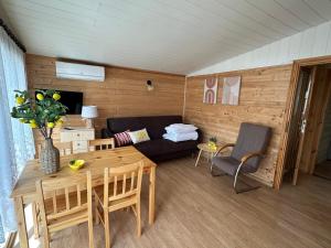 KAMERALNY przy promenadzie - domki, apartamenty, pokoje