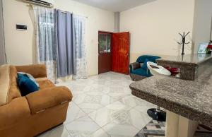 Suite completa con jardin y parqueo privado