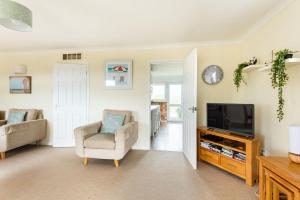 Choughs with countryside views and close to Fowey