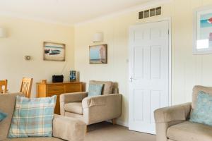 Choughs with countryside views and close to Fowey
