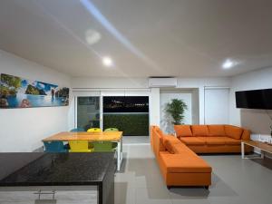 Departamento con BONITA VISTA , BALCÓN y ALBERCA !! en CERRITOS - 406 A -