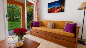 T3 chaleureux avec terrasse, piscine et parking