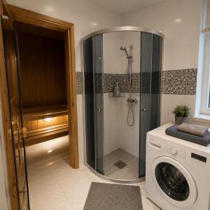 City Center Apartments and Rooms Near Old Town