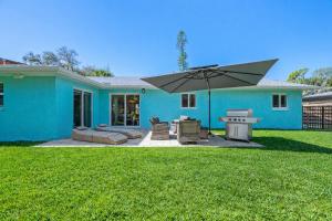 Walk to #1 Beach in US-Family 3BDR Retreat