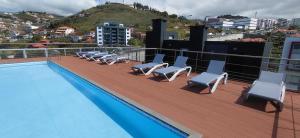 Madeira Mar - Seaview- Top Floor Apartment with Rooftop Pool