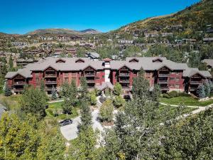 EL5307 - Emerald Lodge