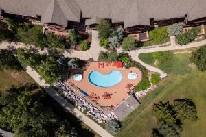 EL5307 - Emerald Lodge
