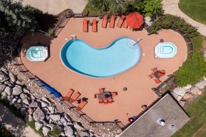 EL5307 - Emerald Lodge