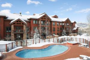 EL5307 - Emerald Lodge