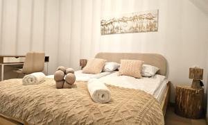 Apartgold- luksusowy apartament z trzema sypialniami i ogródkiem