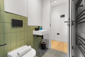 Cozy Urban Retreat - North London Gem