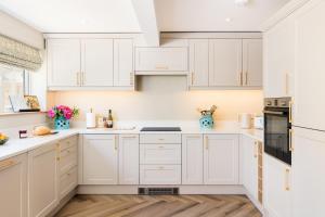 Exquisite 3 Bedroom House in Bourton on the Water - Pass the Keys
