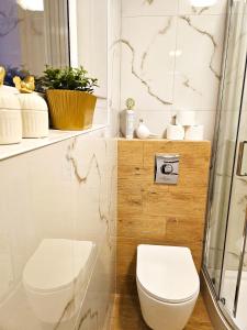 Apartgold- luksusowy apartament z trzema sypialniami i ogródkiem