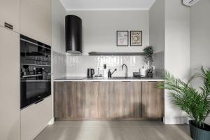 Górczewska Apt - Balcony, Parking, Air Con - by Rentujemy