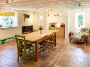 3 Bed in Dorchester oc-92343