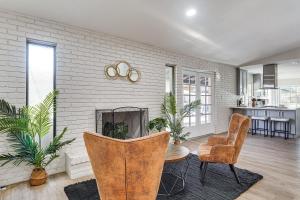 Spacious Phoenix Oasis w Pool & Game Room