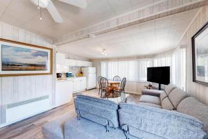 Dockhouse at Evergreen Resort in Wasaga Beach