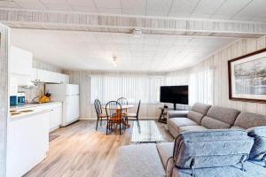 Dockhouse at Evergreen Resort in Wasaga Beach