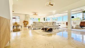 Villa de Luxe, 360m2, 4 chambres, vue mer, piscine privée et chauffée
