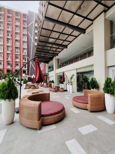 Dagos condo Primeworld with balcony and pool view
