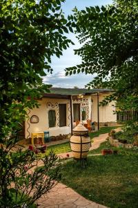 Cob Village - Casute din lut, self check-in, experienta in natura