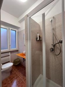 Adriatic Room 50 m dalla stazione Ferroviaria di Ciampino e dalla navetta aeroportuale