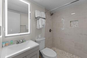 King Bed Close to Beach Resort View