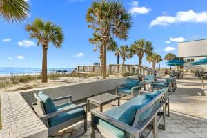King Bed Close to Beach Resort View
