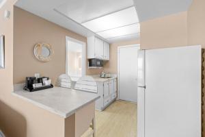 Getaway in our Oceanfront Dune Rooms 2nd Floor