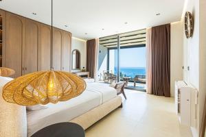 Monkey Luxury Villa, Dhermi Beach - Sea View, Jacuzzi, Free Parking and More