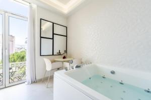 Suite luxe jacuzzi - CANNES SUQUET