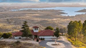 20 Acre Panoramic View Estate Hot Tub Pickleball Game Room