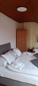 Apartments & Rooms Florjana