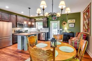 Home on Lake Hartwell! Dock, Decks & Endless Fun